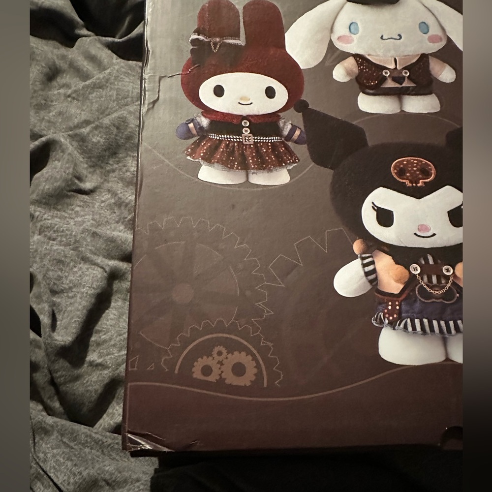 Sanrio X SteamPunk Cinnamoroll Collector’s Plush - Picture 3 of 7